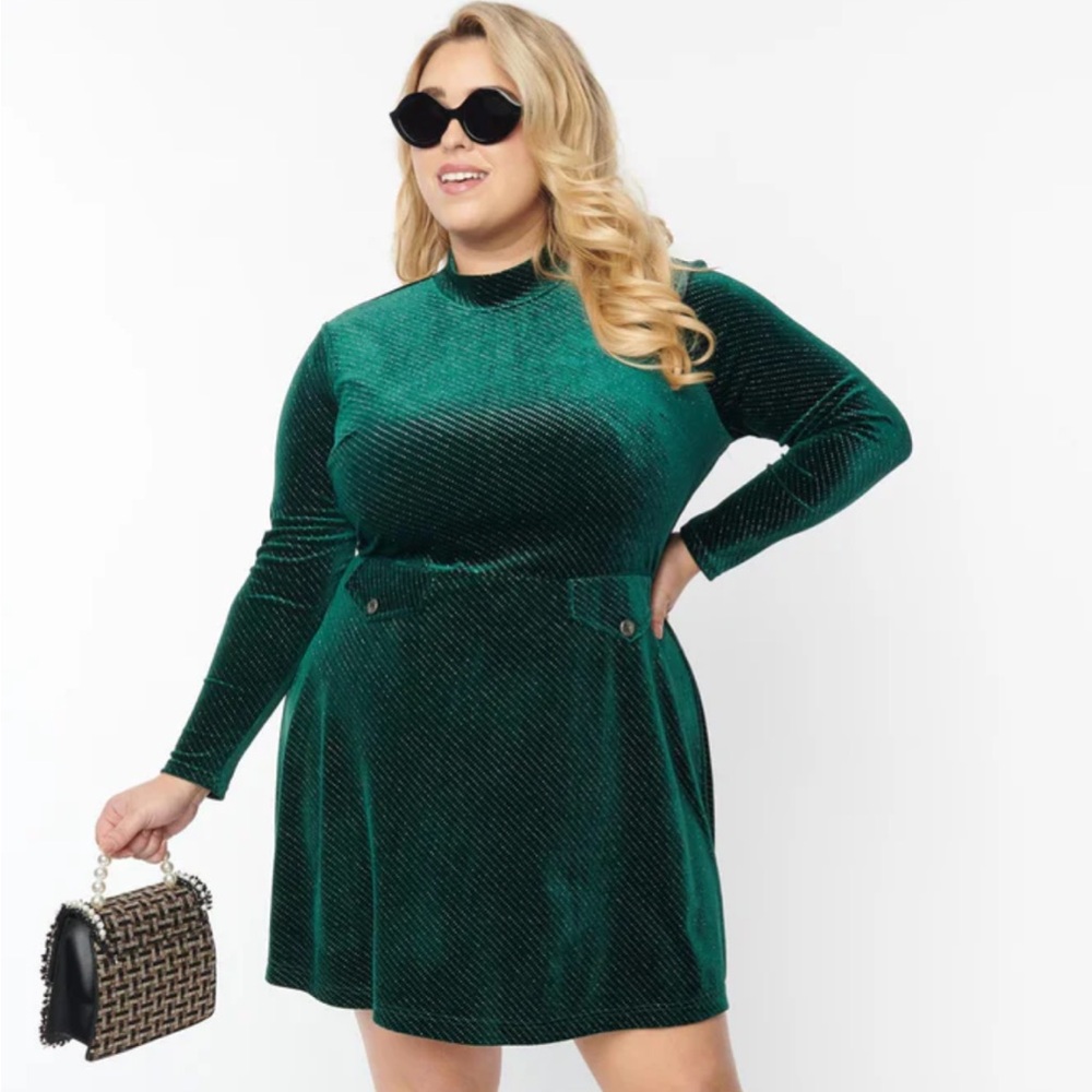 Unique Vintage Green A-Line Mock Neck Dress